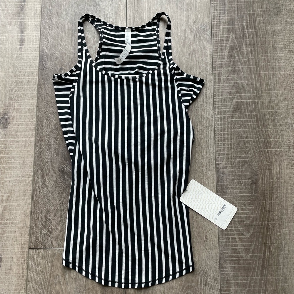 Lululemon Vita Racer Tank in Black / White Size 8